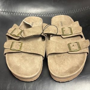 Brand new Men’s Express adjustable sandals.